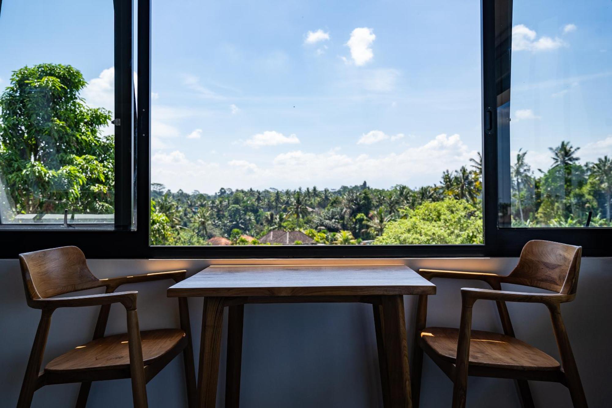 Maple Ridge Villa *