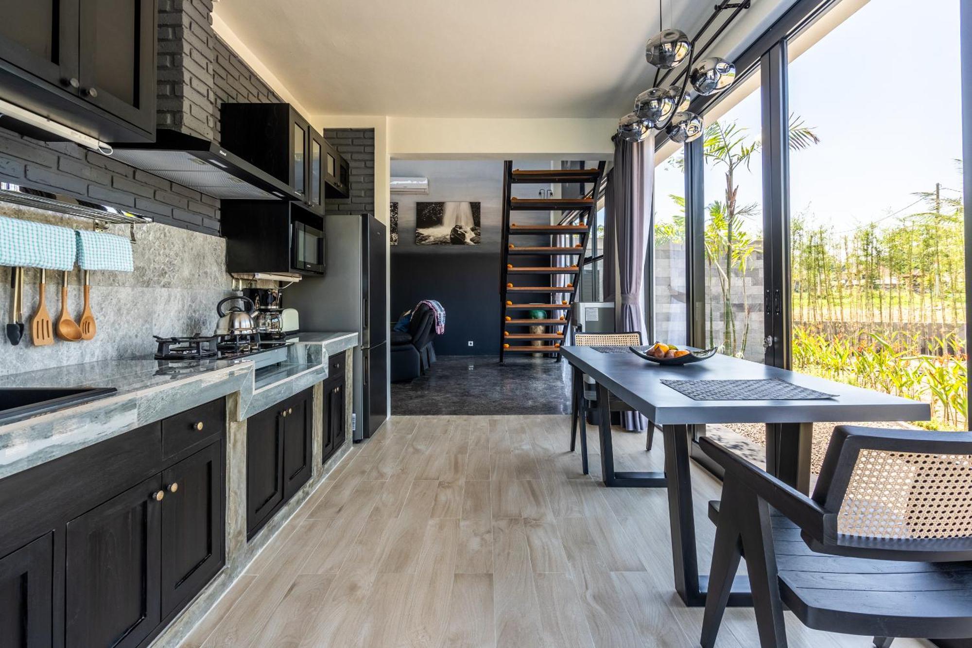 Maple Ridge Villa *